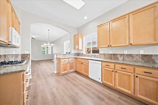 2016 San Esteban Cir, Roseville, CA 95747