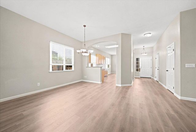 2016 San Esteban Cir, Roseville, CA 95747