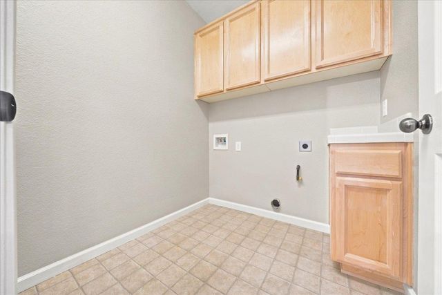 2016 San Esteban Cir, Roseville, CA 95747