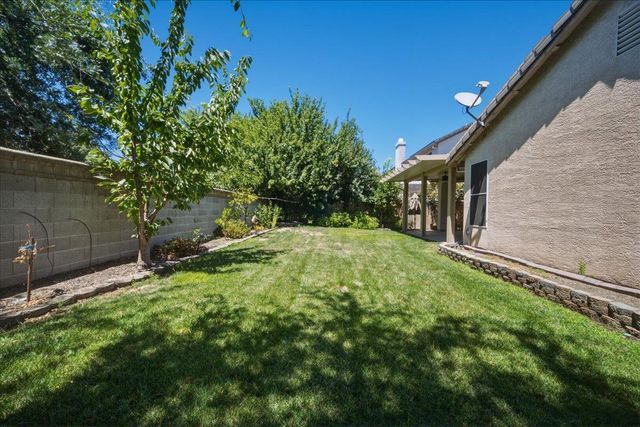 2016 San Esteban Cir, Roseville, CA 95747