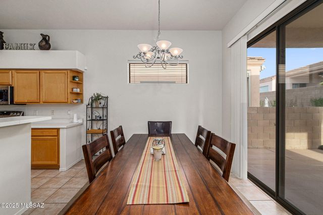 7446 E Placita Luz De La Luna, Tucson, AZ 85715