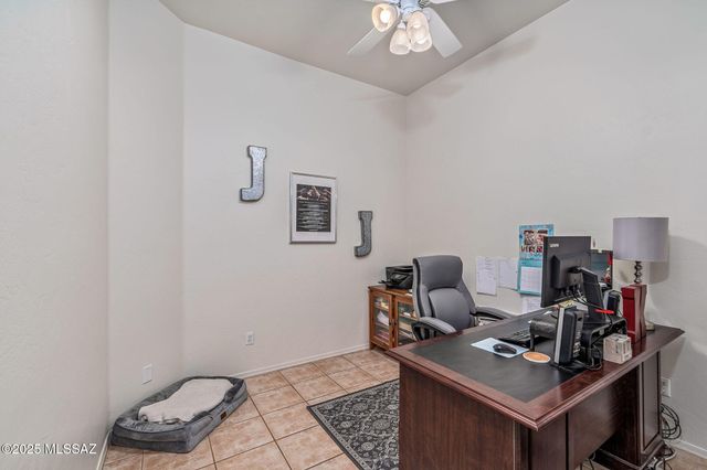 7446 E Placita Luz De La Luna, Tucson, AZ 85715