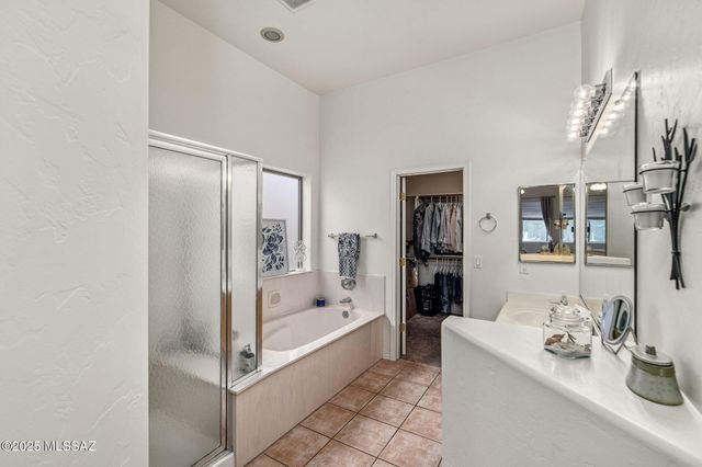 7446 E Placita Luz De La Luna, Tucson, AZ 85715