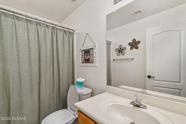 7446 E Placita Luz De La Luna, Tucson, AZ 85715