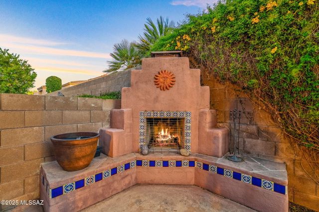 7446 E Placita Luz De La Luna, Tucson, AZ 85715