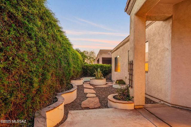 7446 E Placita Luz De La Luna, Tucson, AZ 85715