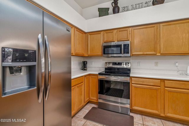 7446 E Placita Luz De La Luna, Tucson, AZ 85715