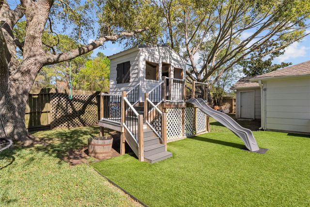 1009 Sable Drive, Friendswood, TX 77546