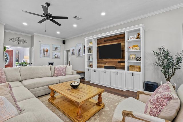 1009 Sable Drive, Friendswood, TX 77546