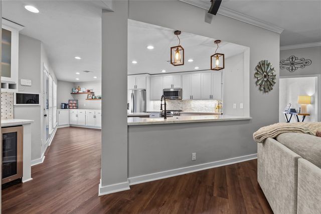 1009 Sable Drive, Friendswood, TX 77546