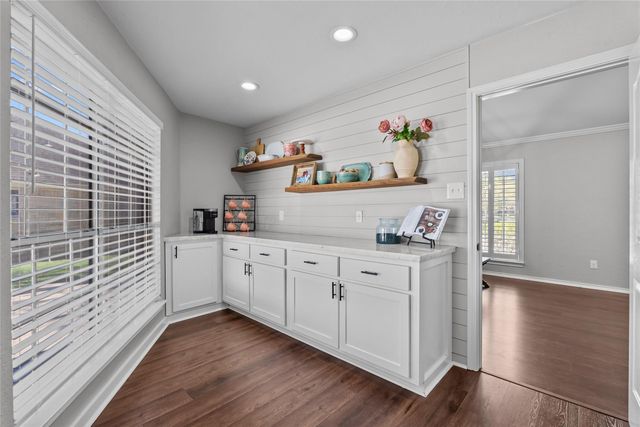 1009 Sable Drive, Friendswood, TX 77546