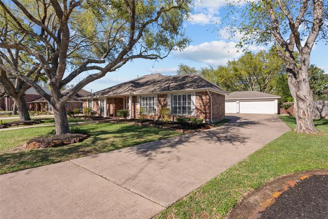 1009 Sable Drive, Friendswood, TX 77546