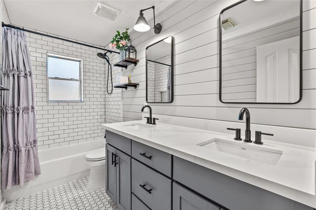 1009 Sable Drive, Friendswood, TX 77546