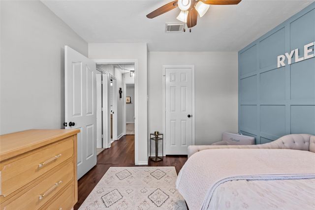 1009 Sable Drive, Friendswood, TX 77546