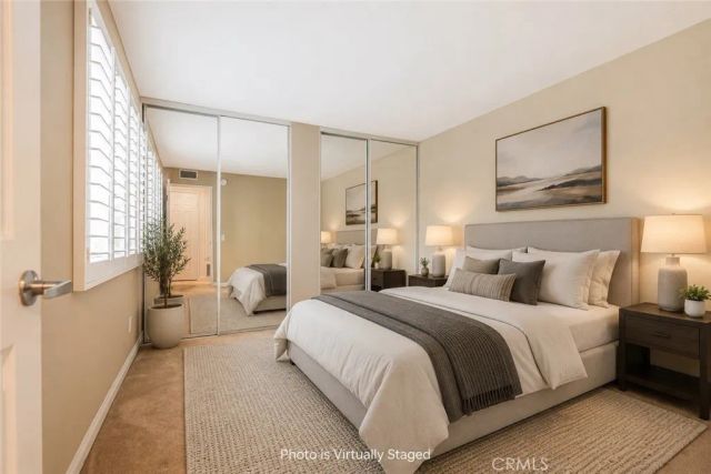 5530 Owensmouth Avenue 324, Woodland Hills, CA 91367