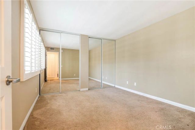 5530 Owensmouth Avenue 324, Woodland Hills, CA 91367