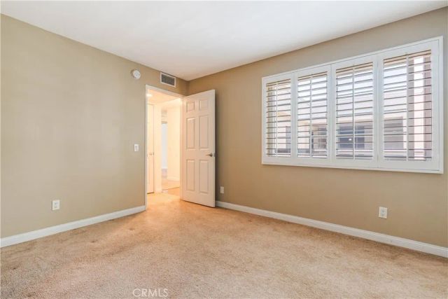 5530 Owensmouth Avenue 324, Woodland Hills, CA 91367