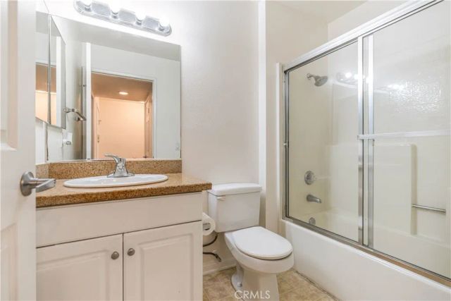 5530 Owensmouth Avenue 324, Woodland Hills, CA 91367