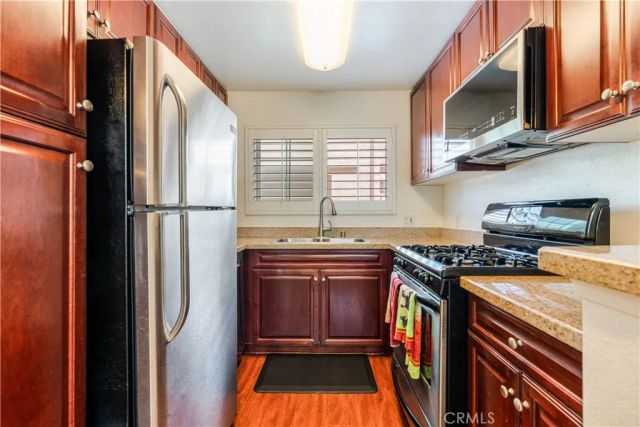 5530 Owensmouth Avenue 324, Woodland Hills, CA 91367