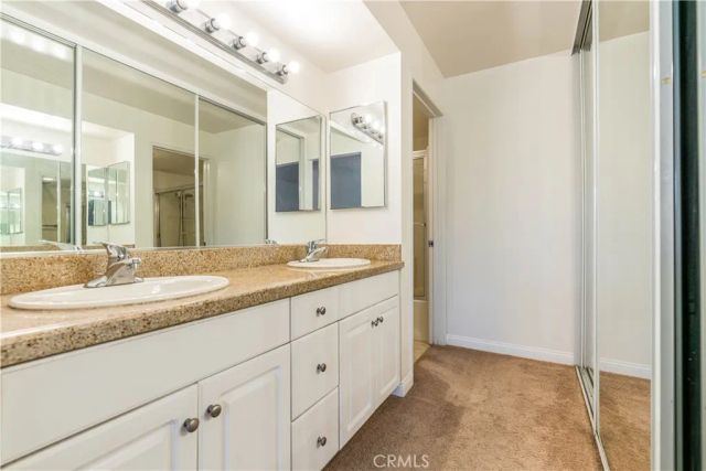 5530 Owensmouth Avenue 324, Woodland Hills, CA 91367