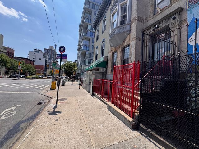 48 4TH Avenue, New York City, NY 11217