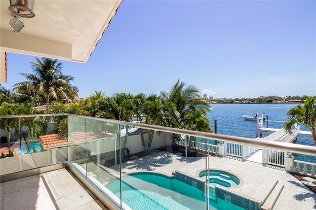 1400 Stillwater Dr, Miami Beach, FL 33141