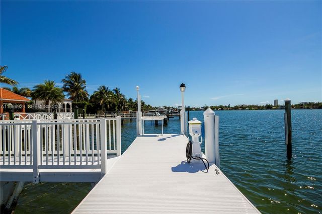 1400 Stillwater Dr, Miami Beach, FL 33141