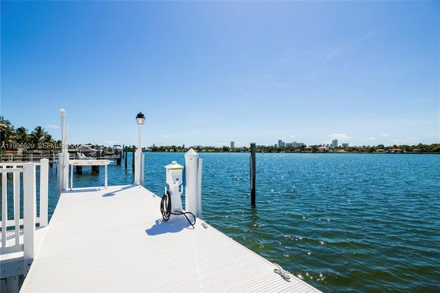 1400 Stillwater Dr, Miami Beach, FL 33141