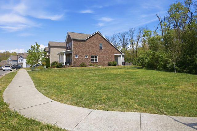 166 Lightwood Dr, Antioch, TN 37013