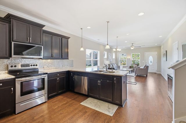 166 Lightwood Dr, Antioch, TN 37013