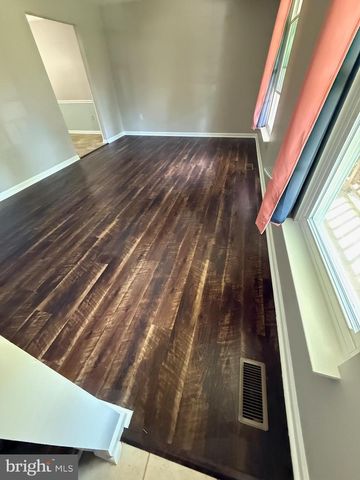 18215 LINTON CT, Dumfries, VA 22026