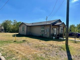 501 Maple ST, Taylor, TX 76574