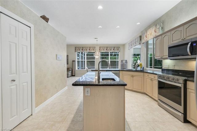 12820 Silverthorn CT, Bonita Springs, FL 34135