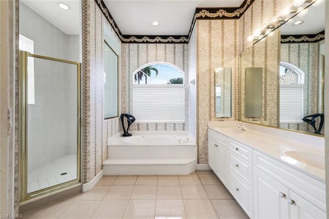 12820 Silverthorn CT, Bonita Springs, FL 34135