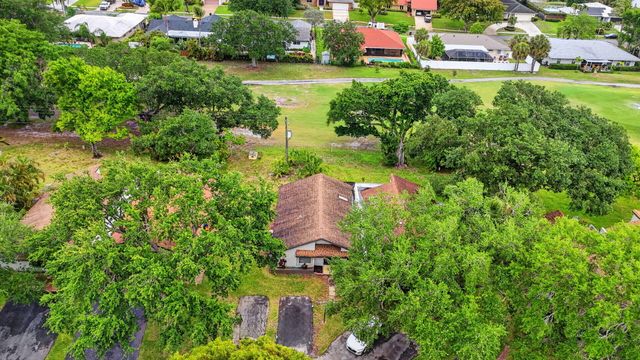 3693 Arelia Drive N, Delray Beach, FL 33445