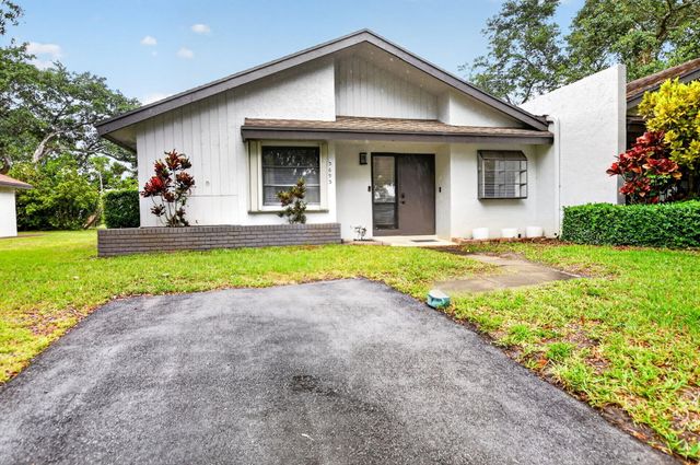3693 Arelia Drive N, Delray Beach, FL 33445