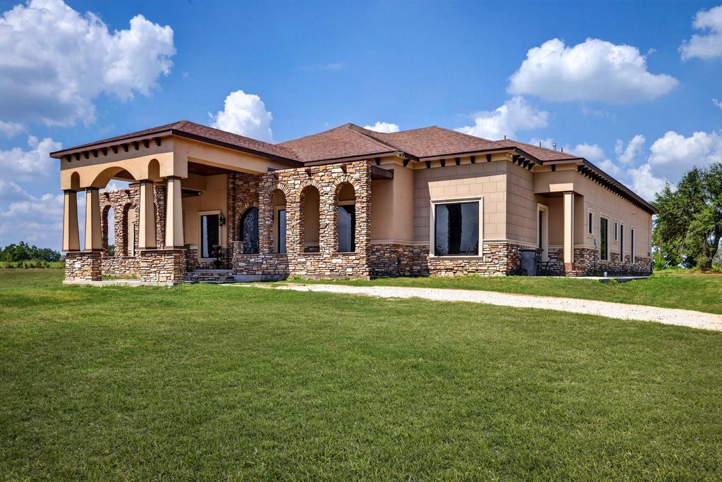 7348 Love Road, Fulshear, TX 77441