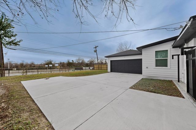 2534 Millermore Street, Dallas, TX 75216