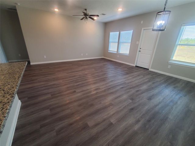 1176 Road 5102, Cleveland, TX 77327