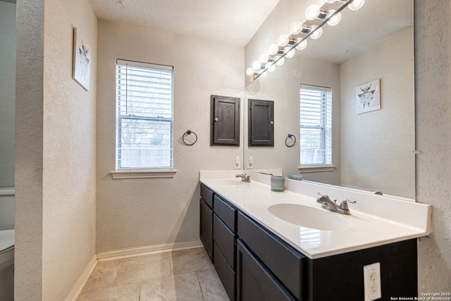 10227 coyote hl, Converse, TX 78109