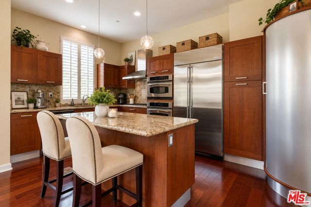13023 Bluff Creek Drive 29, Los Angeles, CA 90094