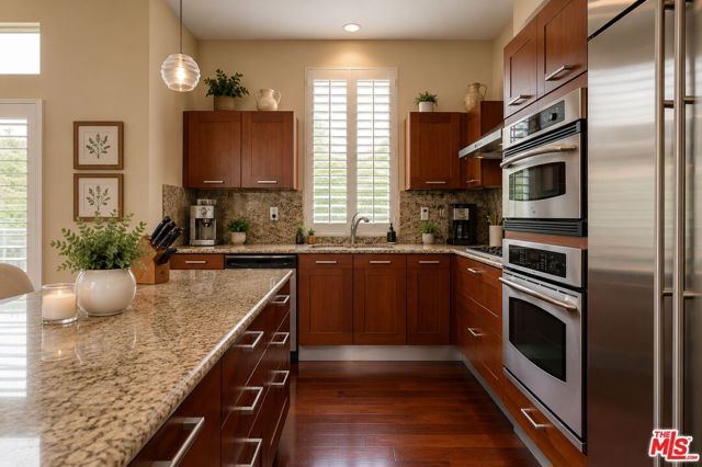 13023 Bluff Creek Drive 29, Los Angeles, CA 90094