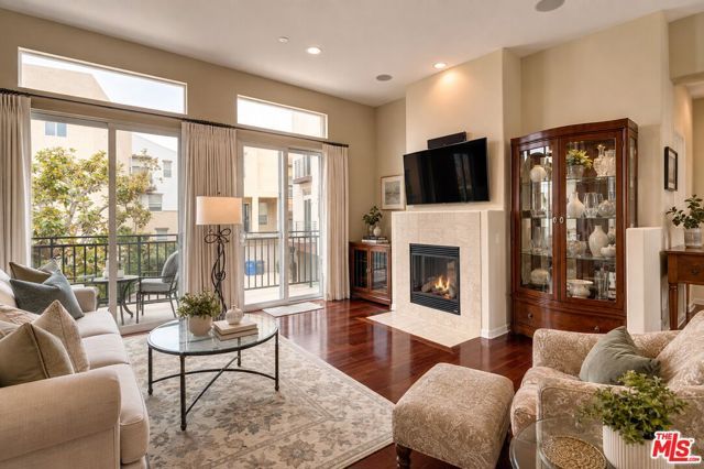 13023 Bluff Creek Drive 29, Los Angeles, CA 90094