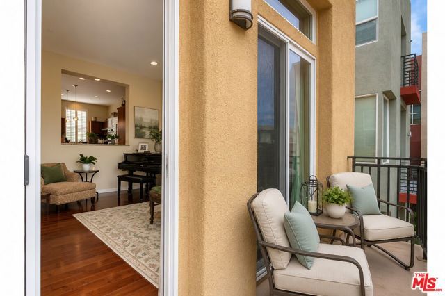 13023 Bluff Creek Drive 29, Los Angeles, CA 90094
