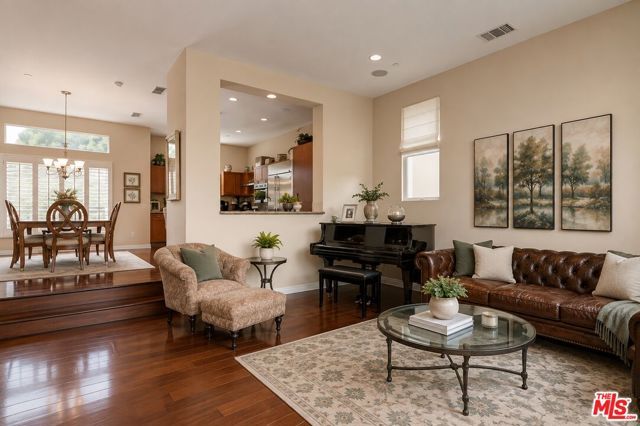 13023 Bluff Creek Drive 29, Los Angeles, CA 90094