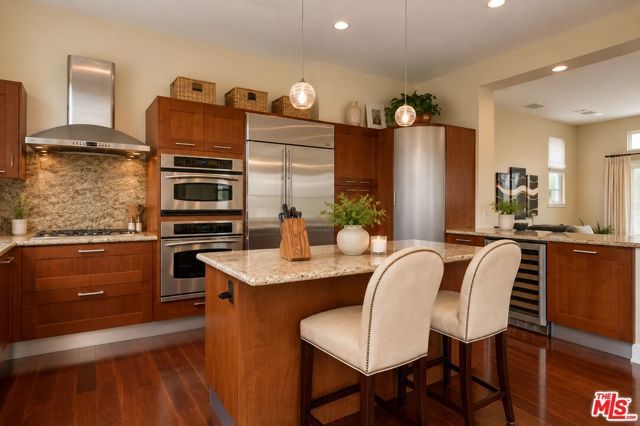 13023 Bluff Creek Drive 29, Los Angeles, CA 90094