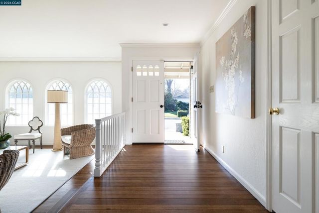 902 Kane Cir, Walnut Creek, CA 94598