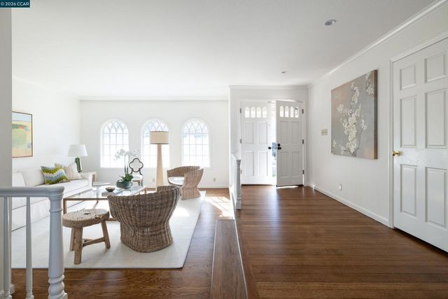 902 Kane Cir, Walnut Creek, CA 94598