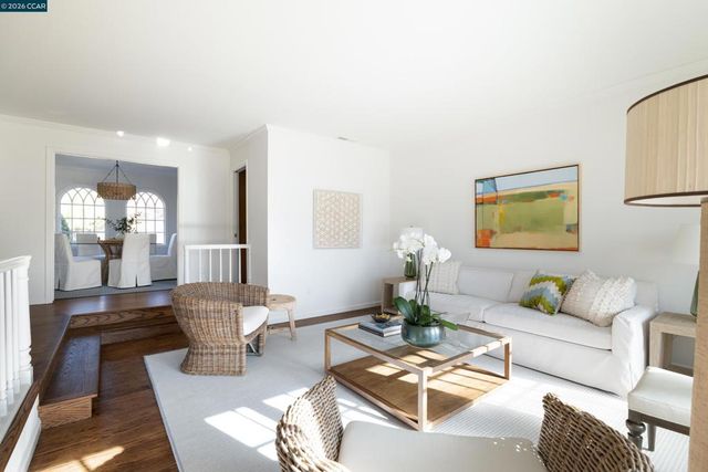 902 Kane Cir, Walnut Creek, CA 94598