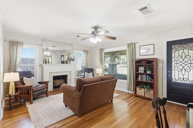 3104 Yucca Avenue, Fort Worth, TX 76111